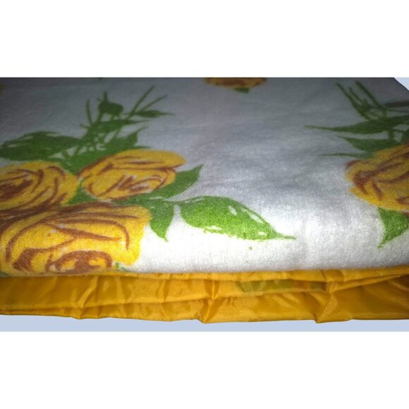 Vintage JCPenny NOS Blanket  Comforter Yellow Rose Floral NEW Retro Kitsch - Picture 1 of 7